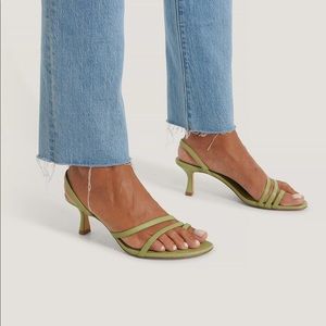 NWT Loma Sandals MANGO